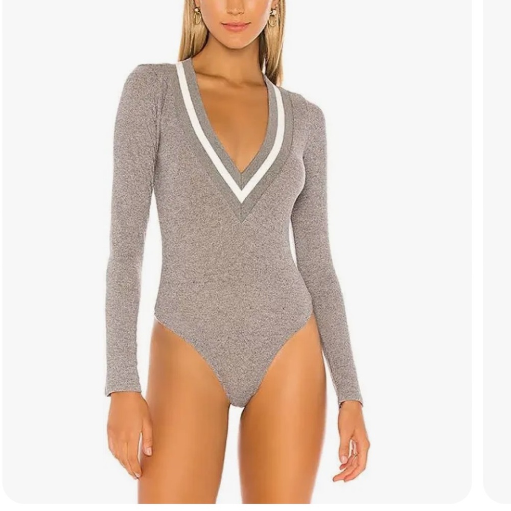 Lovers + Friends Gray V‑Neck Long Sleeve Bodysuit with White Trim